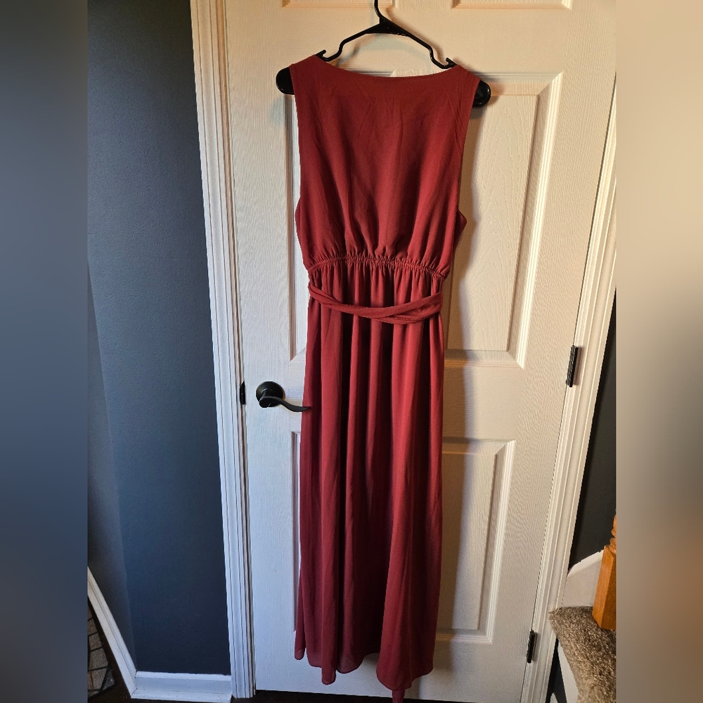 Baltic Born Red Maxi Dress with V-Neck and Front Slits - Picture 6 of 8